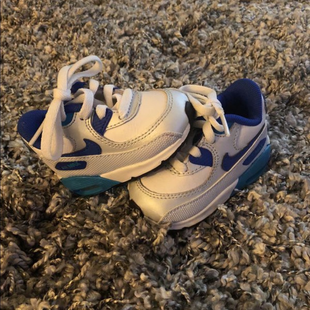 Infant/toddler Nike’s